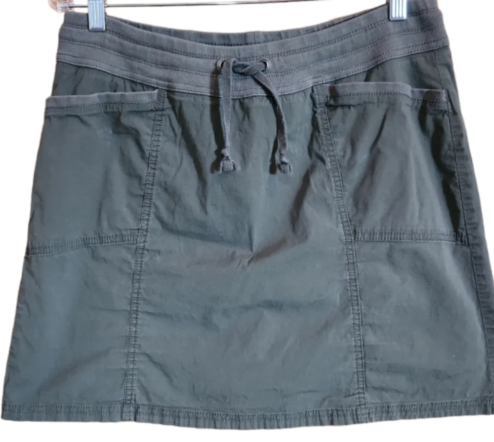 CROFT & BARROW 14 PLUS SIZE MILITARY GREEN DRAWSTRING STRETCH CARGO MINI SKIRT - Picture 1 of 5
